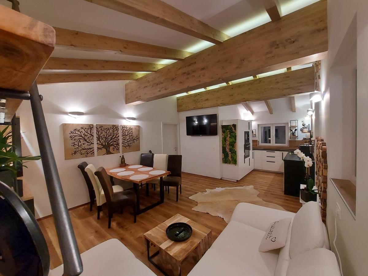 Auszeit Steiraland Penthouse 9 Mit Grossen Balkon Und Parkplatz Apartment Leoben  Exterior photo